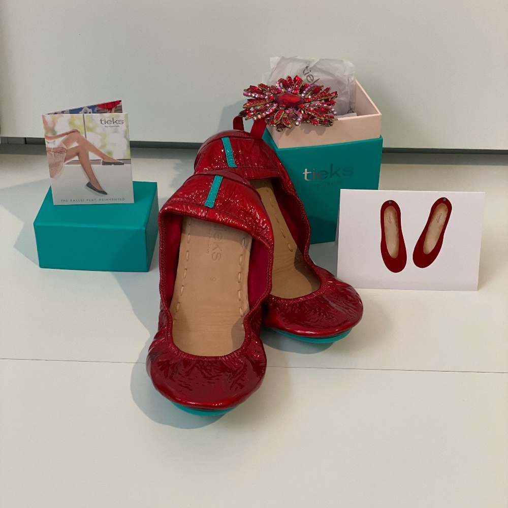 NIB RARE RED DIAMOND TIEKS BY GAVRIELI WITH JEWELED TOPPER, BOX, CARD, BAG, SZ 9